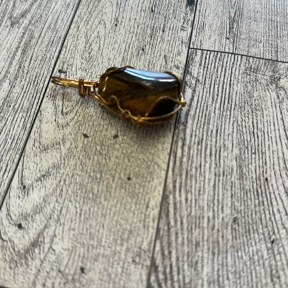 Tiger’s Eye Wire Wrapped Pendant - Picture 4 of 6